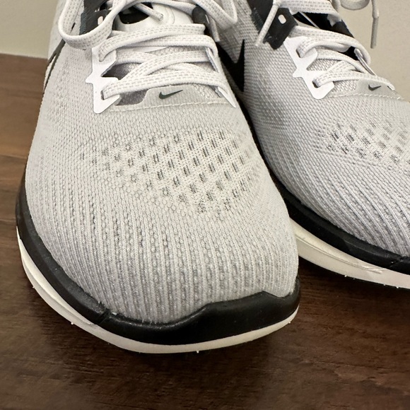 NWOT Nike Vomero 17 (FB8502-104) "Platinum/Vintage Running Shoes - Picture 7 of 8